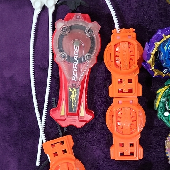 Beyblade Bundle - Picture 5 of 11